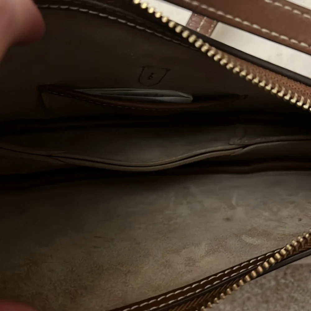 Mini Polo ID Leather Shoulder Bag - Picture 8 of 9